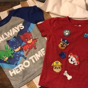Lot of 2 Tee Shirts PawPatrol & PJ Masks 5T